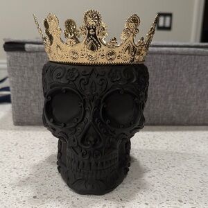 Bath & Body Works Halloween 3 Wick Candle Holder and Lid, Skull with Crown